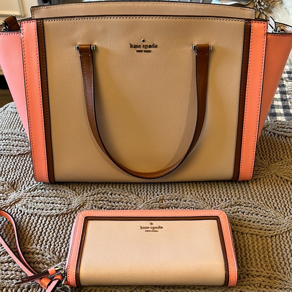 Gorgeous Cream and Pink Large Kate Spade Purse and Wristlet. Like New.